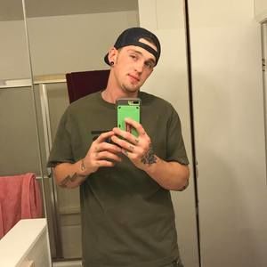 Meet your Posher, Devryn